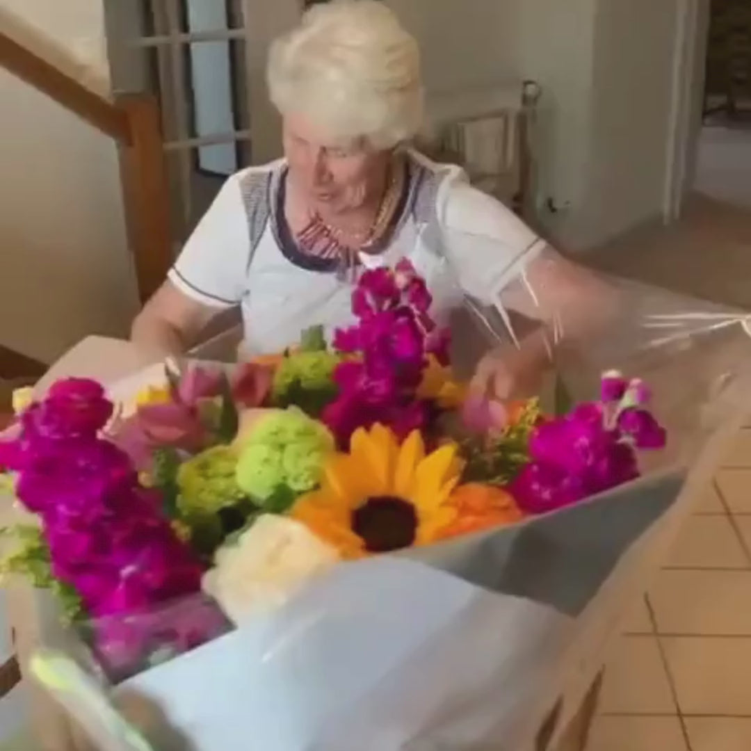 Ballon Happy birthday et son Bouquet de savon de roses